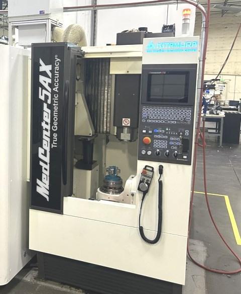 Kitamura MedCenter 5AX VMC CNC, 2024 – Renishaw Probe, 120 ATC, Chip Conveyor