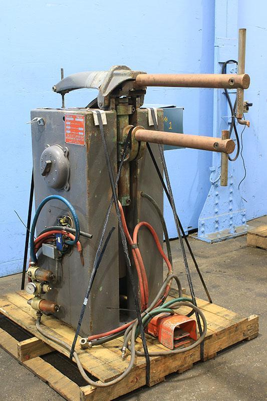 30 KVA AMERICAN INDUSTRIAL ROCKER TYPE SPOT WELDER MODEL AR 33-24