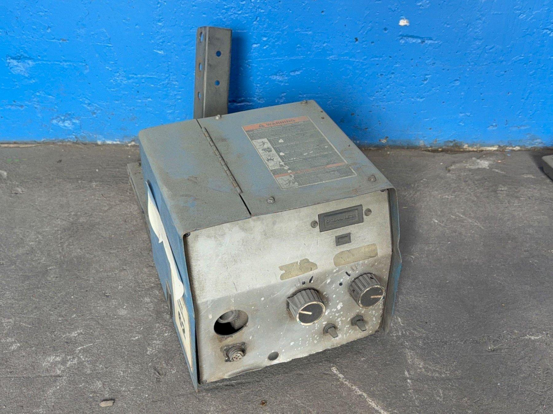 MILLER WIRE FEEDER  -  24A