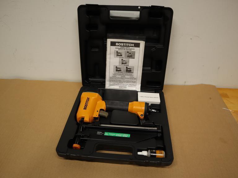 Bostitch SB-1664FN Pneumatic 16ga Finish Nailer ***NEW*** In Plastic Carry Case- Auction Item