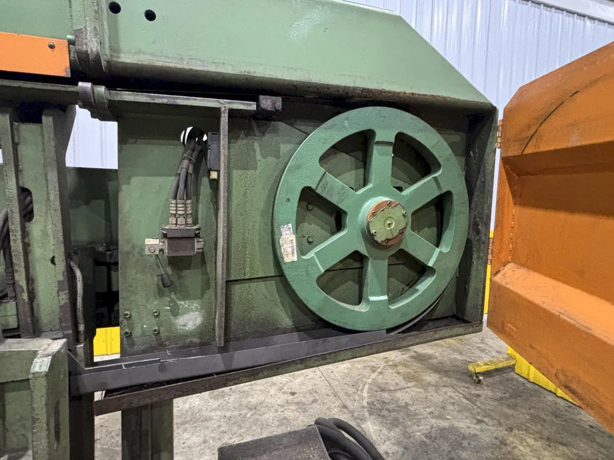 43" X 17" PEDDINGHAUS MODEL #1100 DG TWIN COLUMN & MITRE HORIZONTAL STRUCTURAL SAW