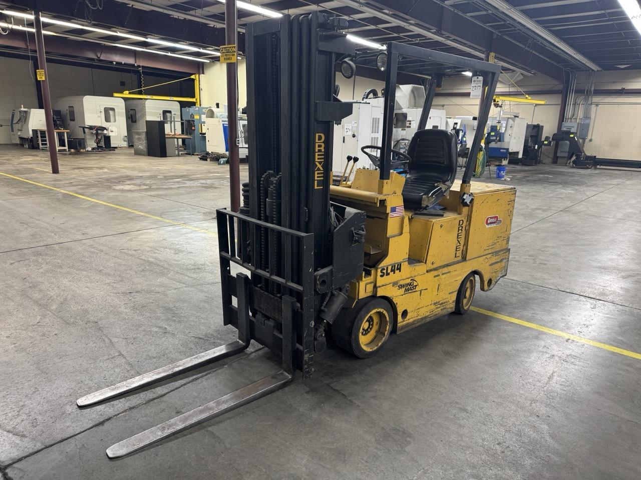 Drexel SL44/4 4,400 Lb Capacity Electric Forklift, Swing Reach Mast, Narrow Aisle