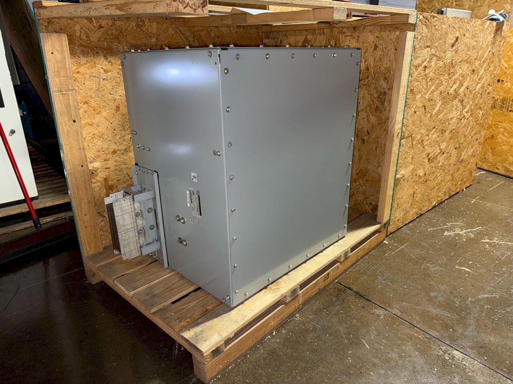 ABB 2500A Spectra Series Copper Center Tap Box 600V, 3PH, 4G NEW