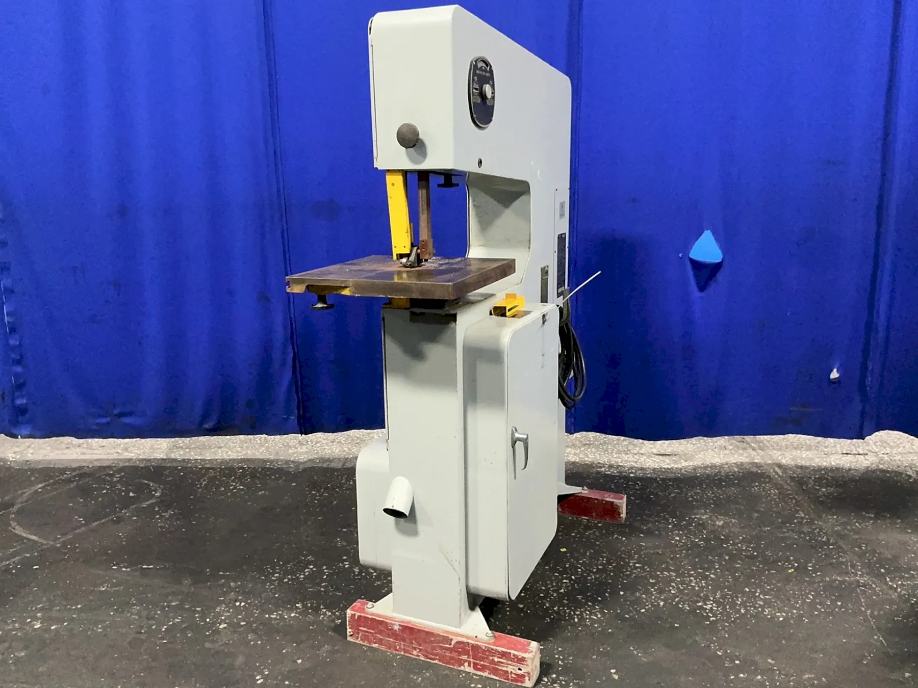 KALAMAZOO 18”-30” THROAT, 10” H STARTRITE VERTICAL BAND SAW  -  24-V-10