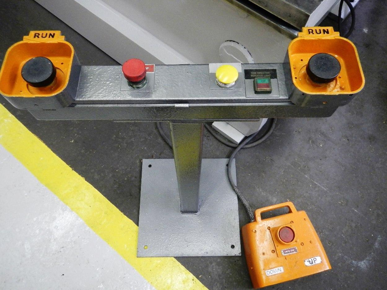 PACIFIC MODEL J175-12 HYDRAULIC PRESS BRAKE MODEL J175-12