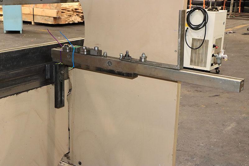 135 TON x 10 FT CINCINNATI HYDRUALIC PRESS BRAKE, MODEL: 135CBIIx8