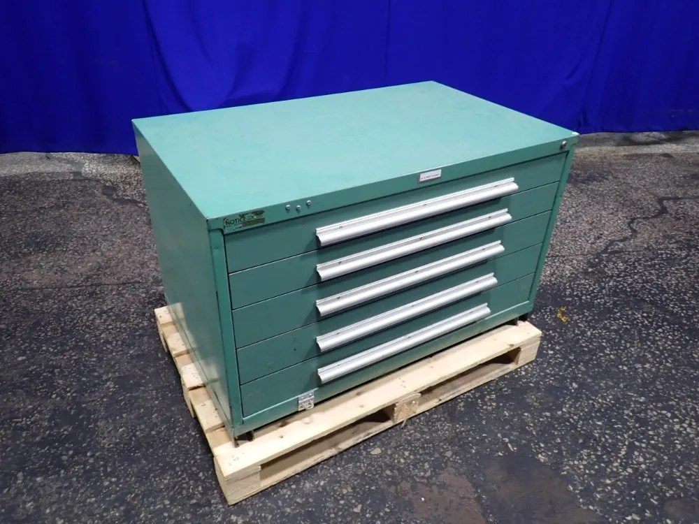 TOOL CABINET