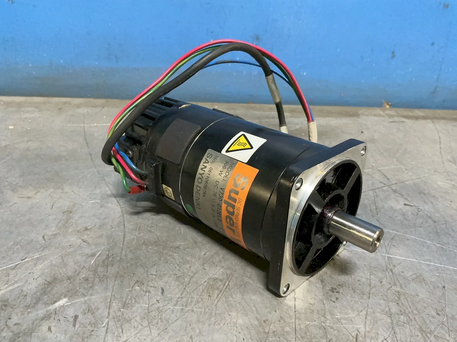SUPER V 5.2 AMPS DC SERVO MOTOR   -  V730-012EL8