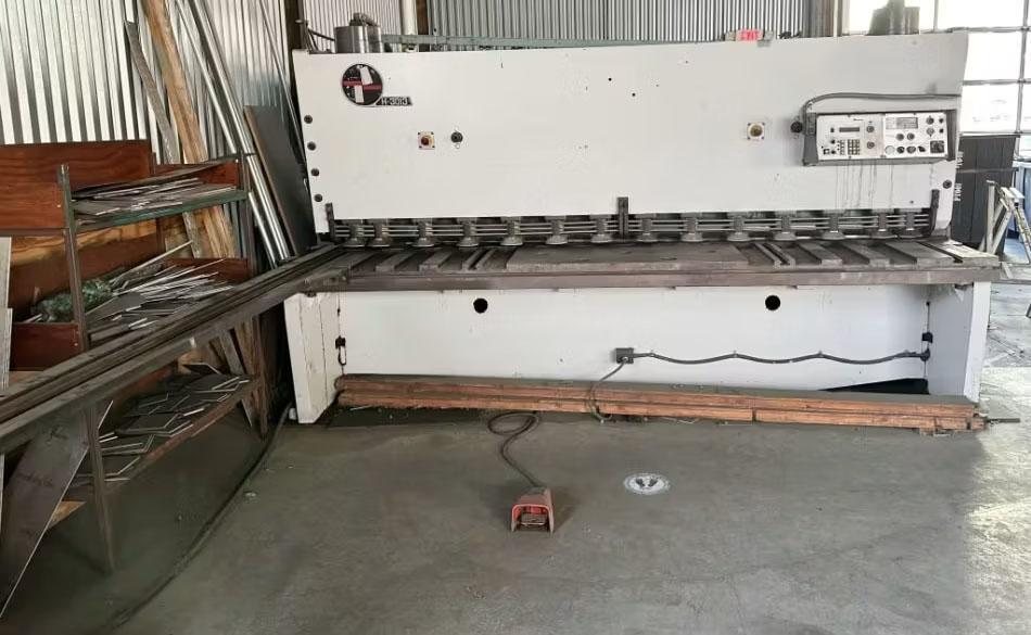 AMADA H-3013 - Shears, Power Squaring (In)