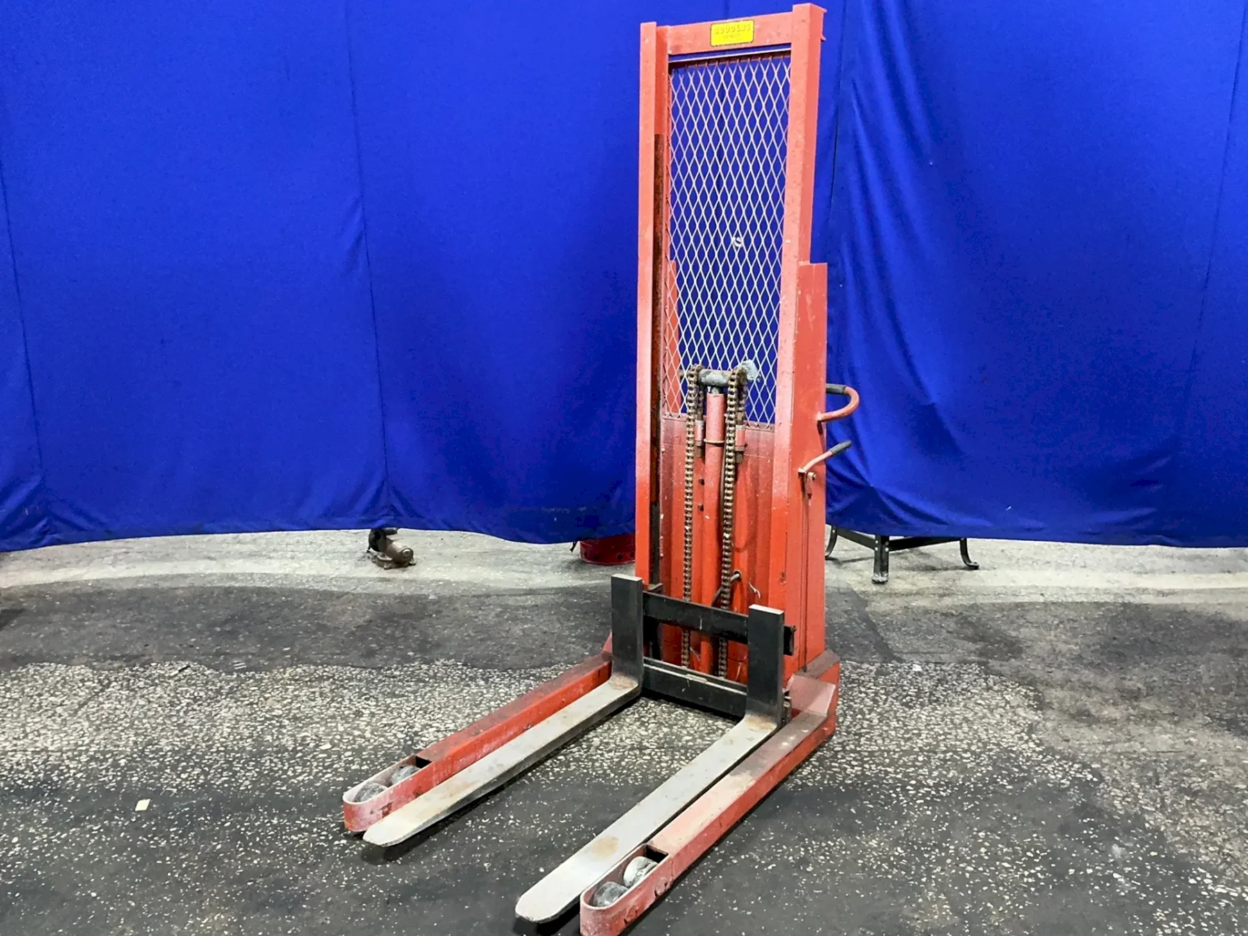 MAHAFFY MATERIALS HANDLING LIMITED 2000 LBS PALLET STACKER  -  PA68-2