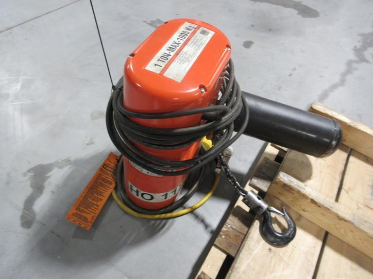 CM Lodestar L-2 Electric 1 Ton Chain Hoist- Auction Item