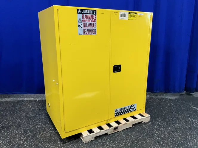 JUSTRITE 110 GAL FLAMMABLE STORAGE CABINET