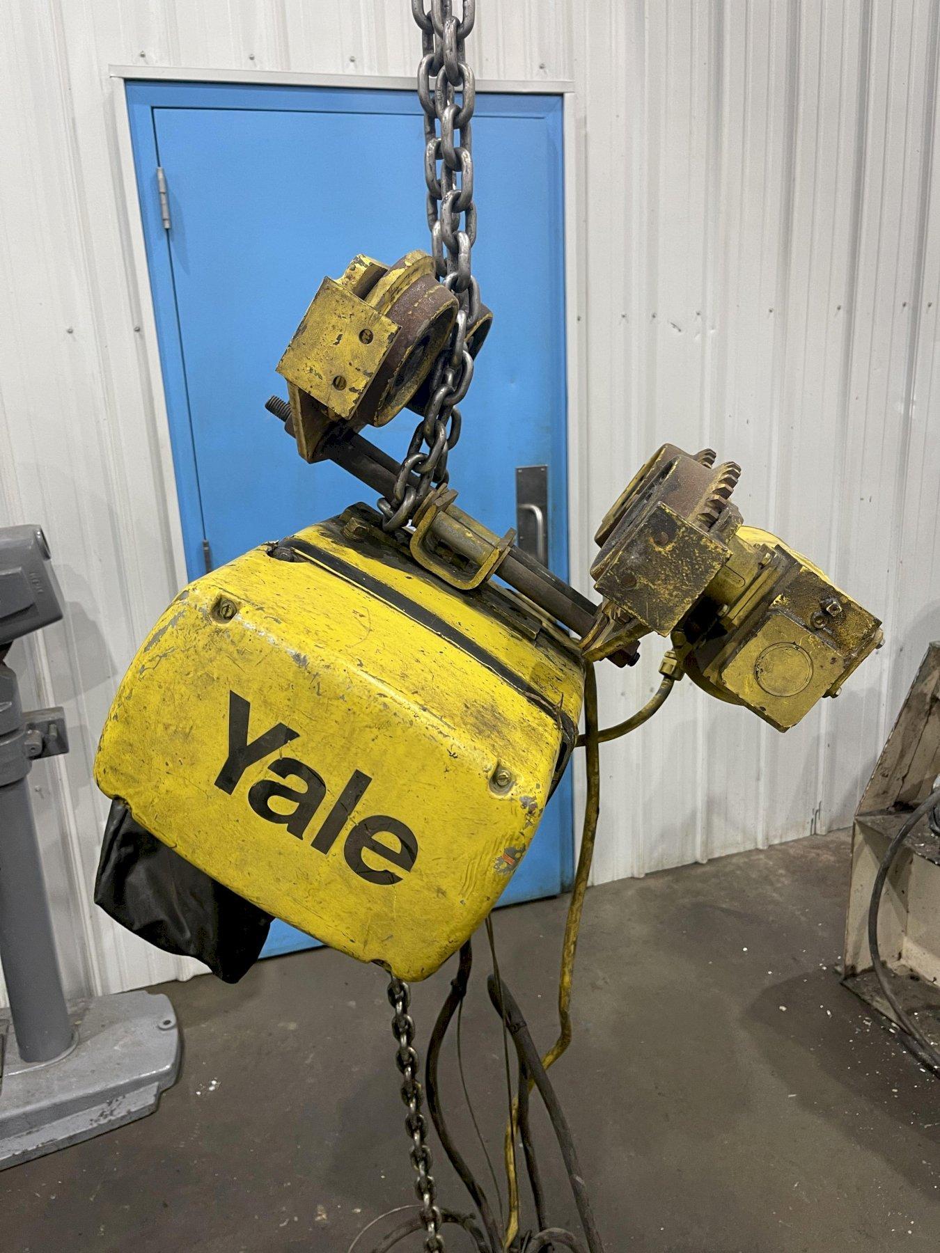 1000 LB YALE ELECTRIC CHAIN HOIST WITH POWER TROLLEY: STOCK #68958