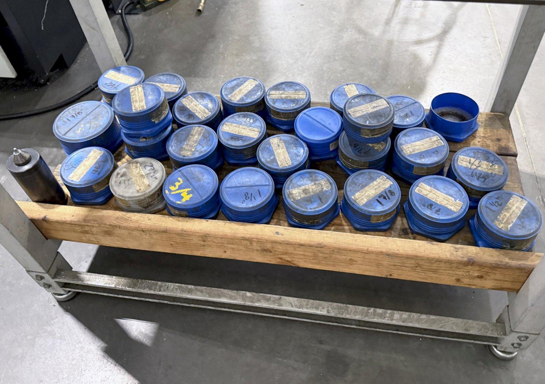 DOOSAN LYNX 220LC CNC LATHE W/ BARFEEDER