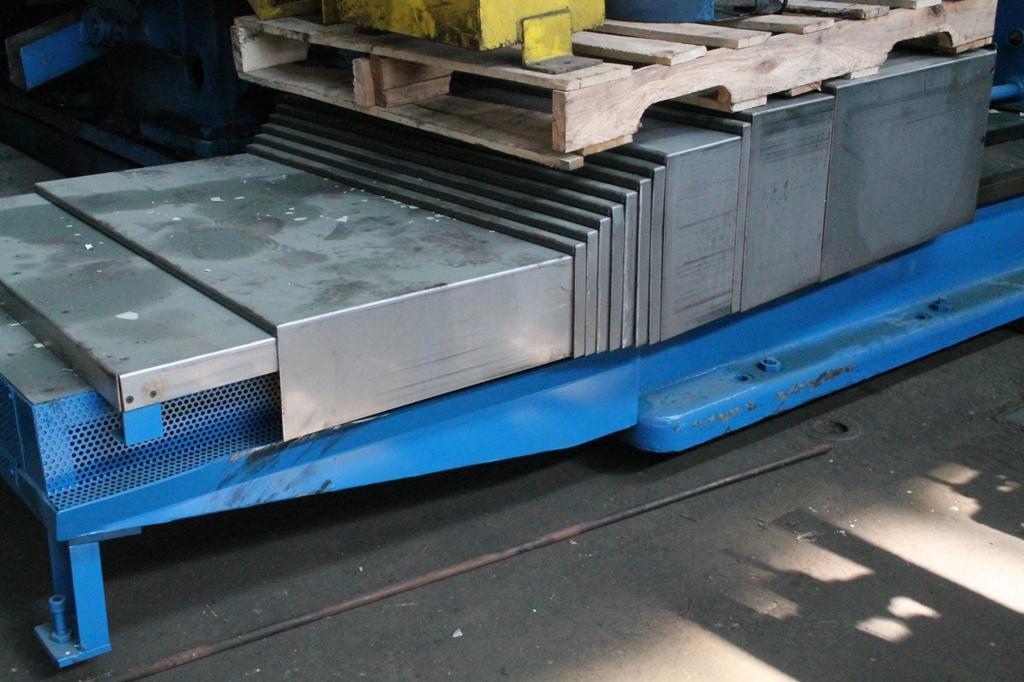 19' CARLTON TRAVELING BASE:  STOCK #64111