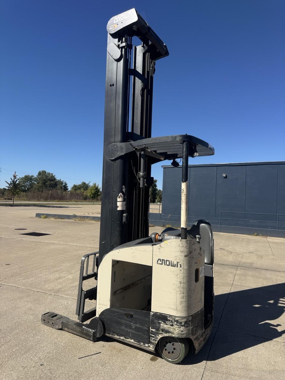 Crown RD5725-32 Electric Double Deep Reach Truck Forklift, 2022 – 3,200 LB Capacity, 36V Stand-Up Narrow Aisle (2)