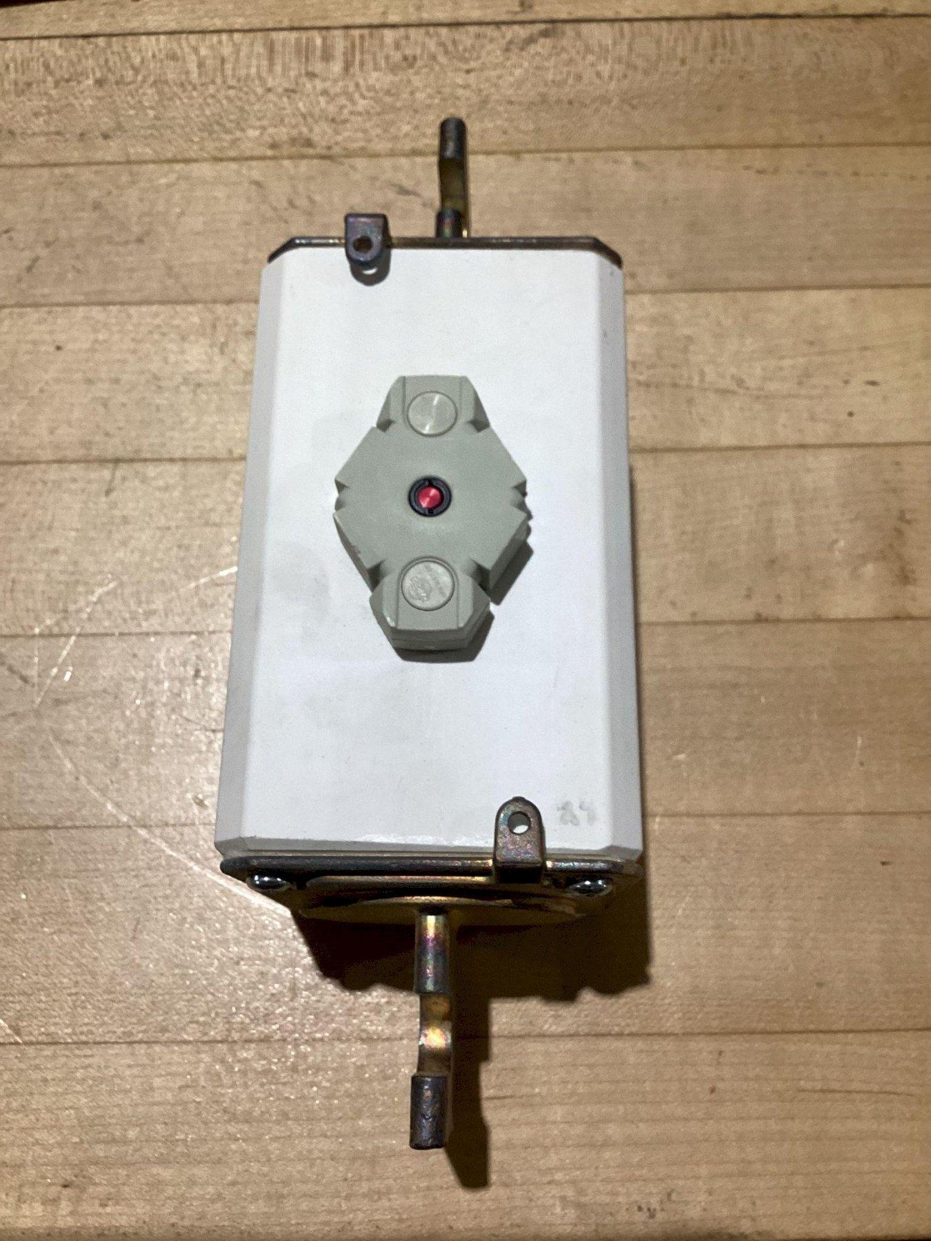 FERRAZ SHAWMUT M089389 FUSES USED