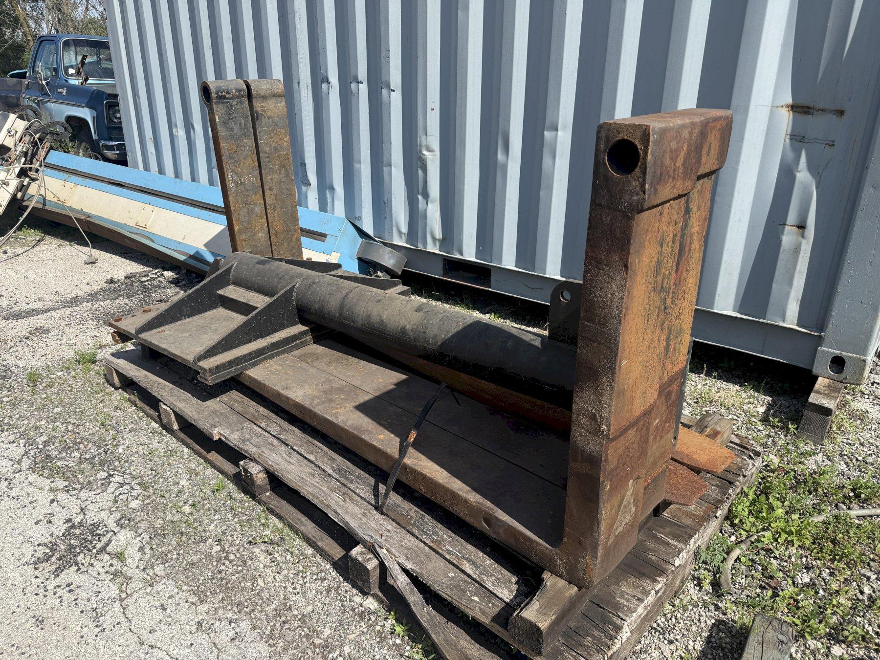 8' LONG HEAVY DUTY PIN ON TYPE FORKLIFT FORKS: YOBRO #25444
