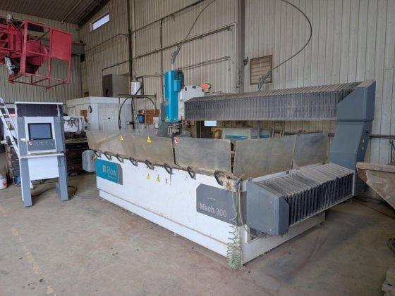 5′ x 10′ Flow Mach 300 Waterjet, 2019 – 60,000 PSI, 5 Axis