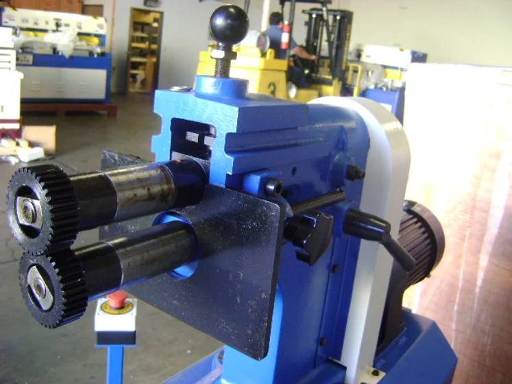 NEW GMC MODEL BBM-18E POWER BEAD ROLLER