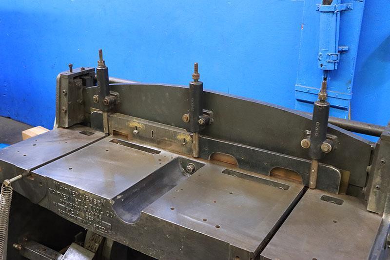 16 Ga. x 3 ft Whitney Jensen Mechanical Power Shear