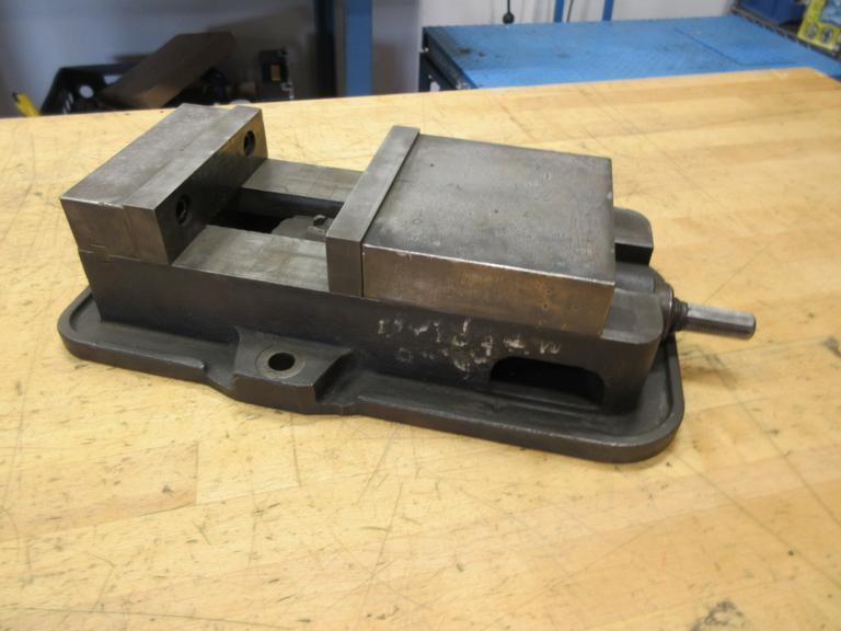 Kurt D-60 6" Machine Vise with Hard Jaws- Auction Item