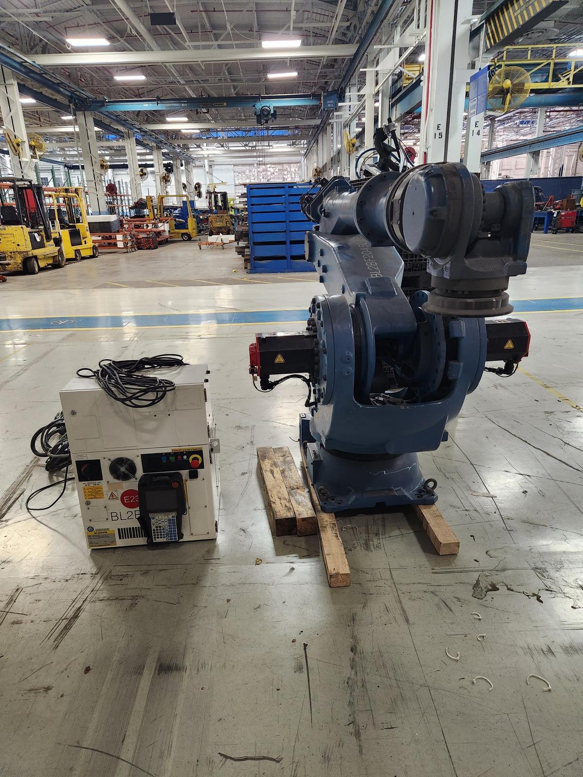 FANUC M900ib 280L A05B-1335-B203 W/ R-30IB PLUS CONTROLS A05B-2638-B028 USED