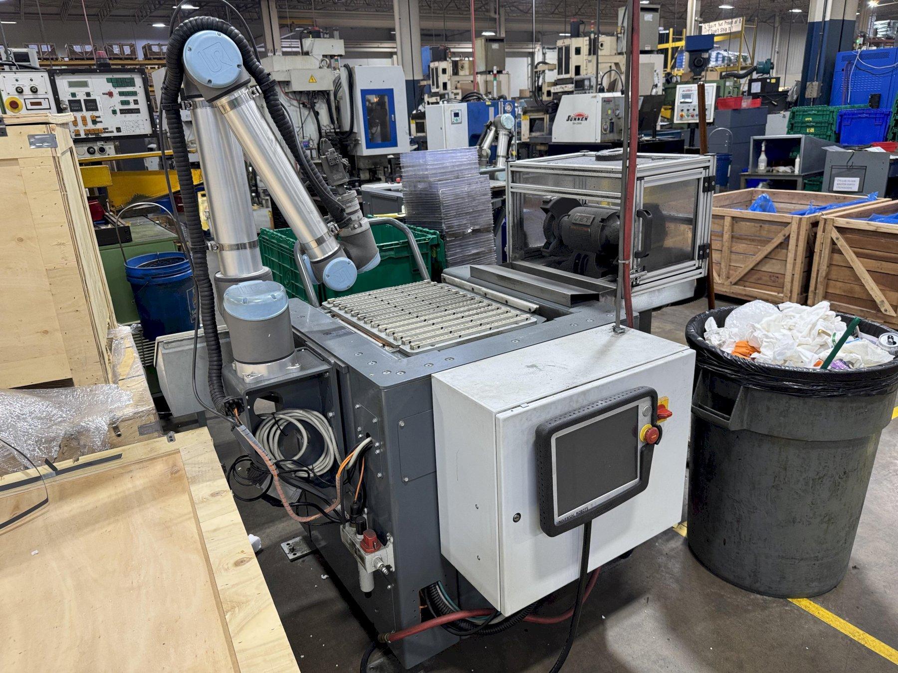 2018 UNIVERSAL ROBOTS UR10 Cobot - Dual Chuck Grippers, Flexible Loading System