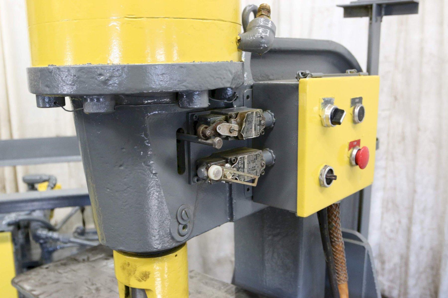 100 TON FABRILINE HYDRAULIC FLANGE PUNCH & HYDRAULIC TANK: STOCK #69703