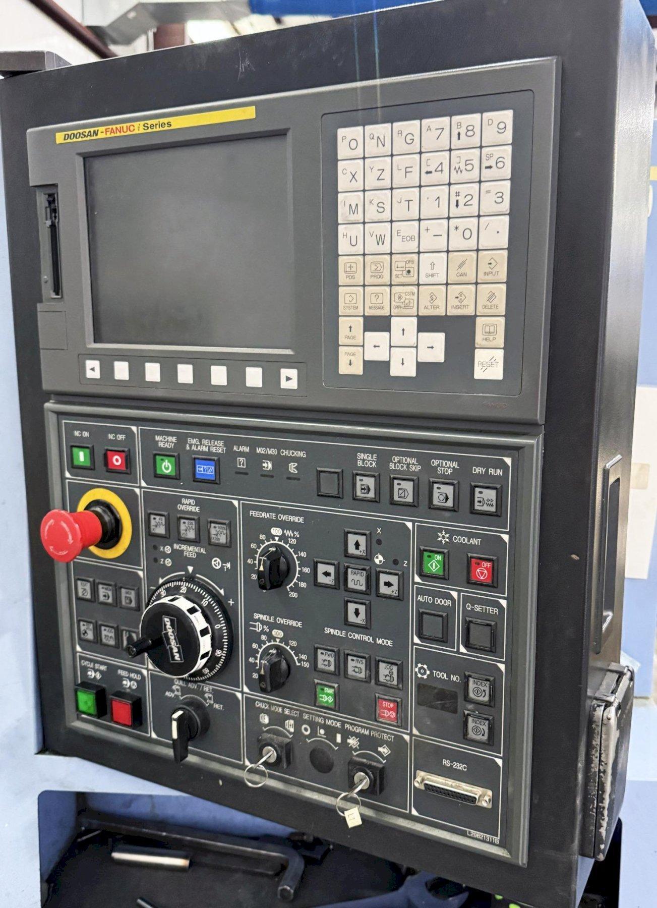 DOOSAN LYNX 220LC CNC LATHE W/ BARFEEDER