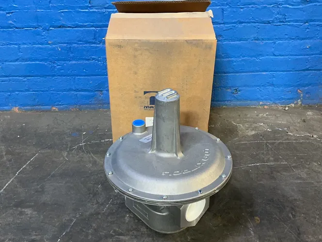 MAXITROL 2-12" 10PSIG MAX GAS PRESSURE REGULATOR  -  210G-2020-0006