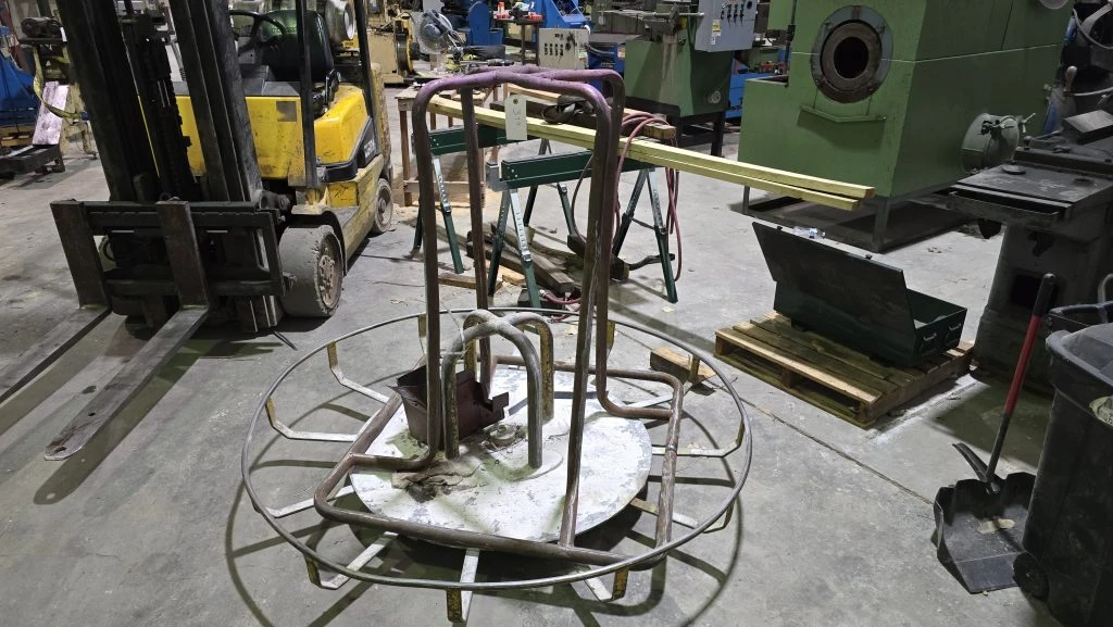 66" Turn table and wire stand