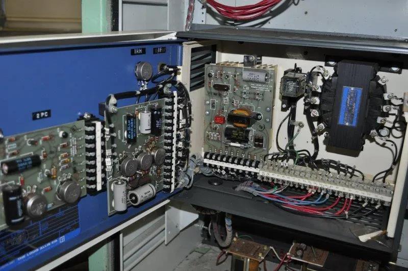 35 Ton V&O Straight Side Double Crank Press w/Air Clutch, Model SS2-35-32