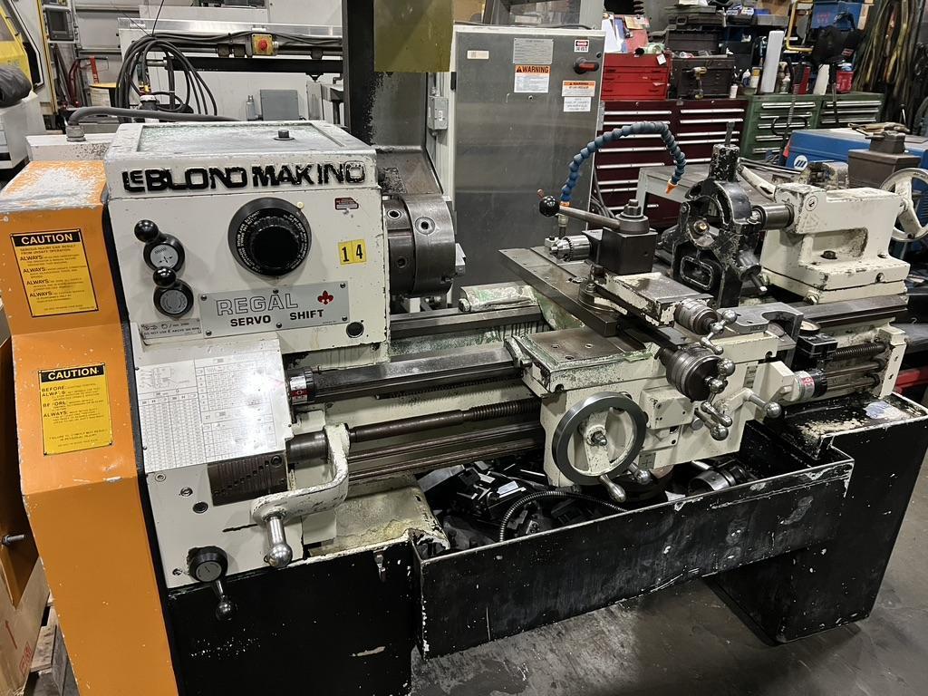 15" x 30" LEBLOND MAKINO ENGINE LATHE, MODEL 15C REGAL SERVOSHIFT, INCH/METRIC THREADING, ALORIS TOOL POST, STEADY REST, 1800 RPM.