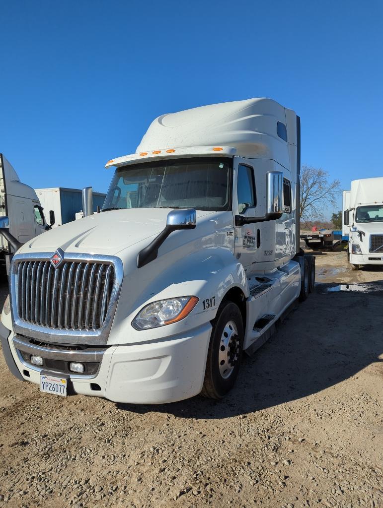 2022 International LT625 3HSDZAPR2NN443564