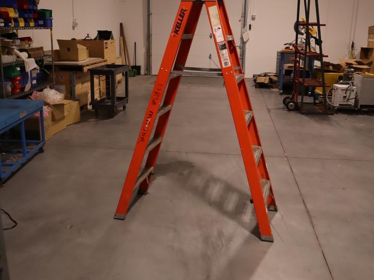Keller - Extra Heavy Duty 6' Fiberglass Ladder M8706- Auction Item