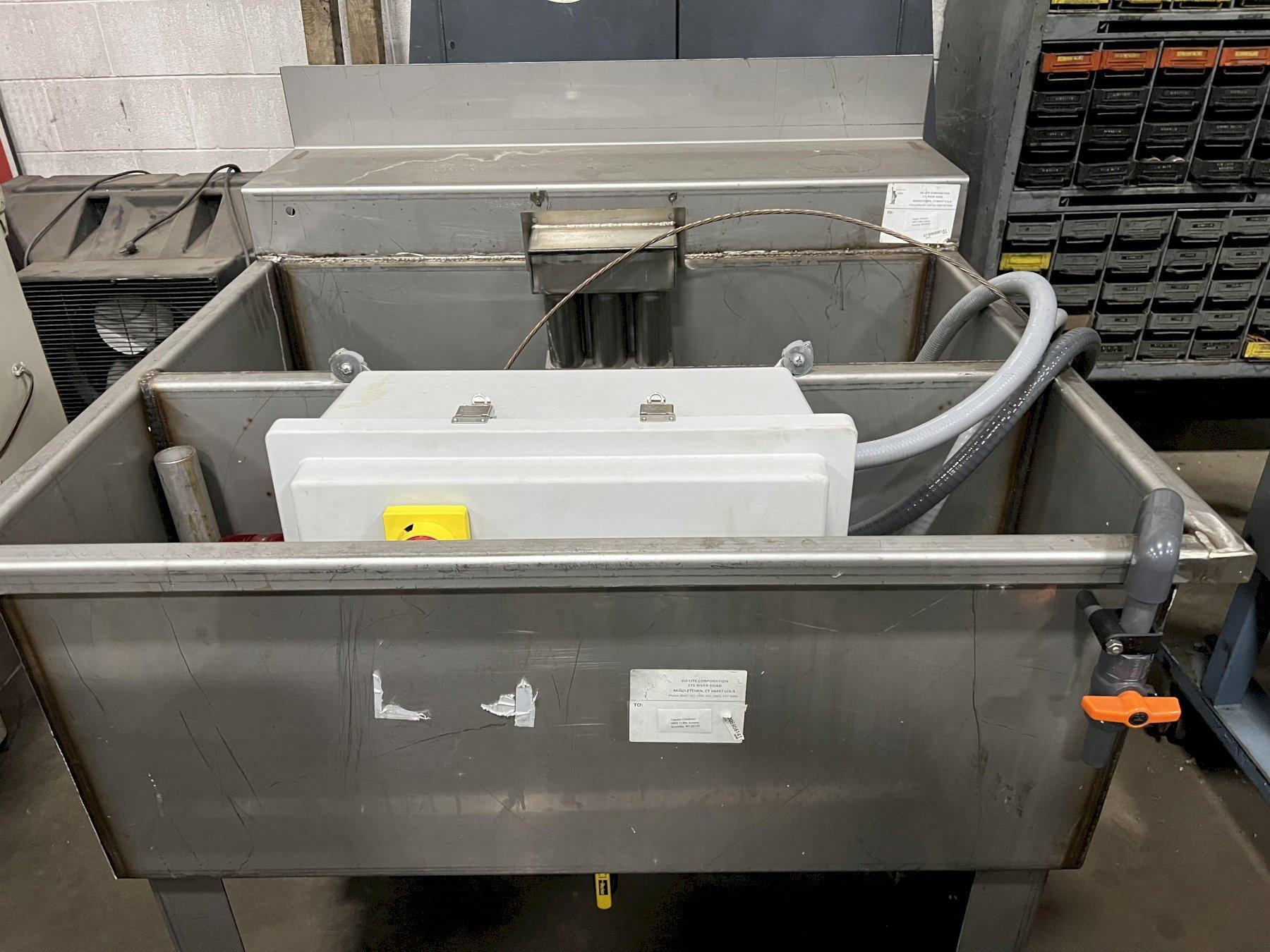 STAINLESS STEEL HEATED WASHING BASIN, 150 DEG, SET TEMP CONTROLS