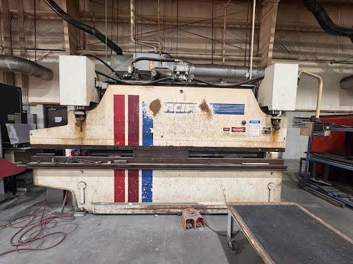 90 Ton x 11′ Pacific J135‑14/10  Hydraulic Press Brake, 1985 – 3/16″ Capacity, 208V