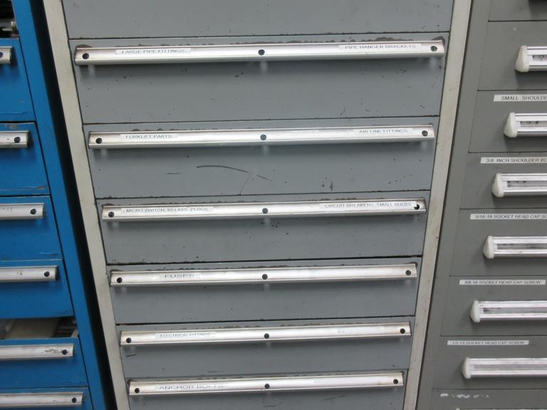 9 Drawer Cabinet with Contents: Fittings, Electrical Components.- Auction Item