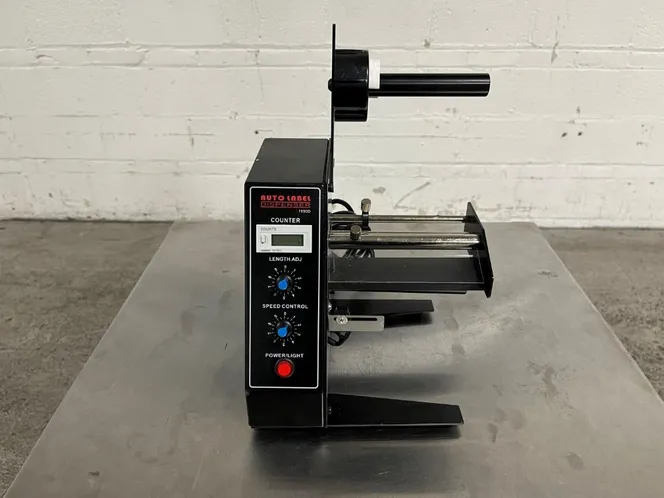 Label dispenser/Roll labeler