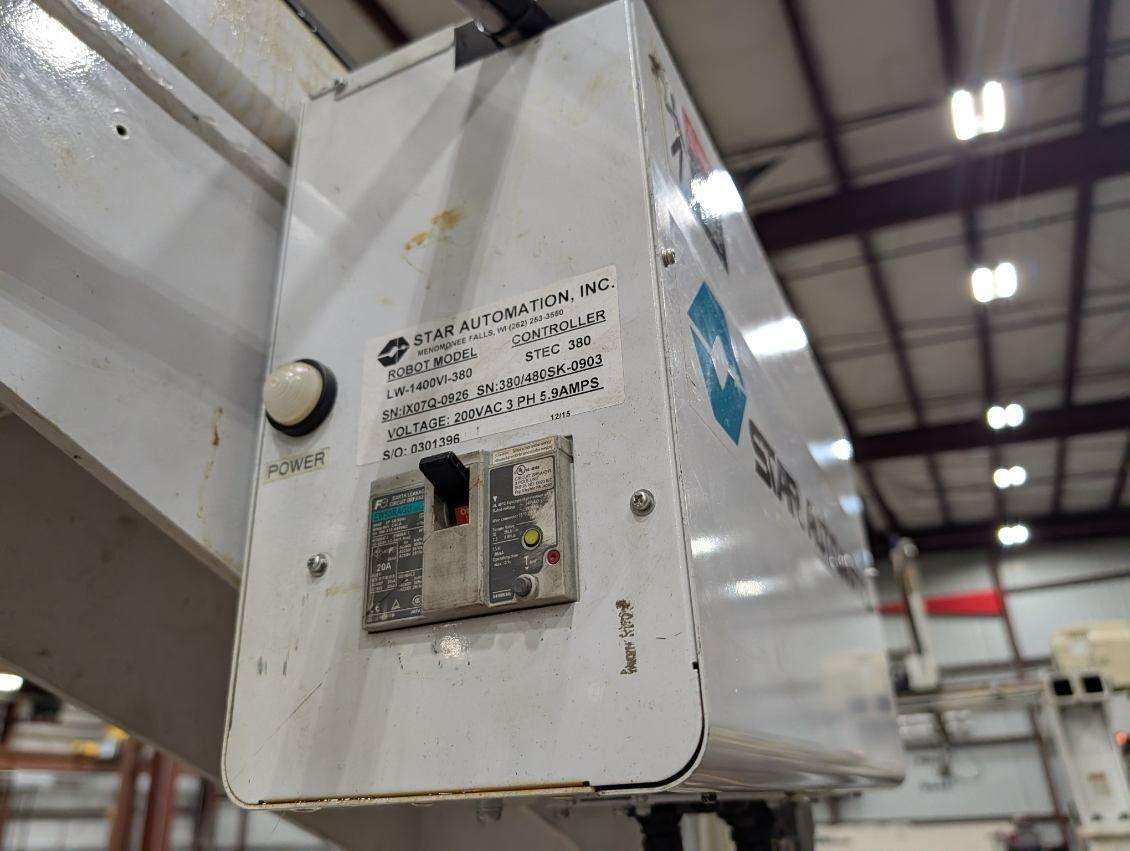 Nissei Used FVX660III-400L Injection Molding Machine, 720 Ton, 168 oz., 460V, yr. 2015 - Includes Robot