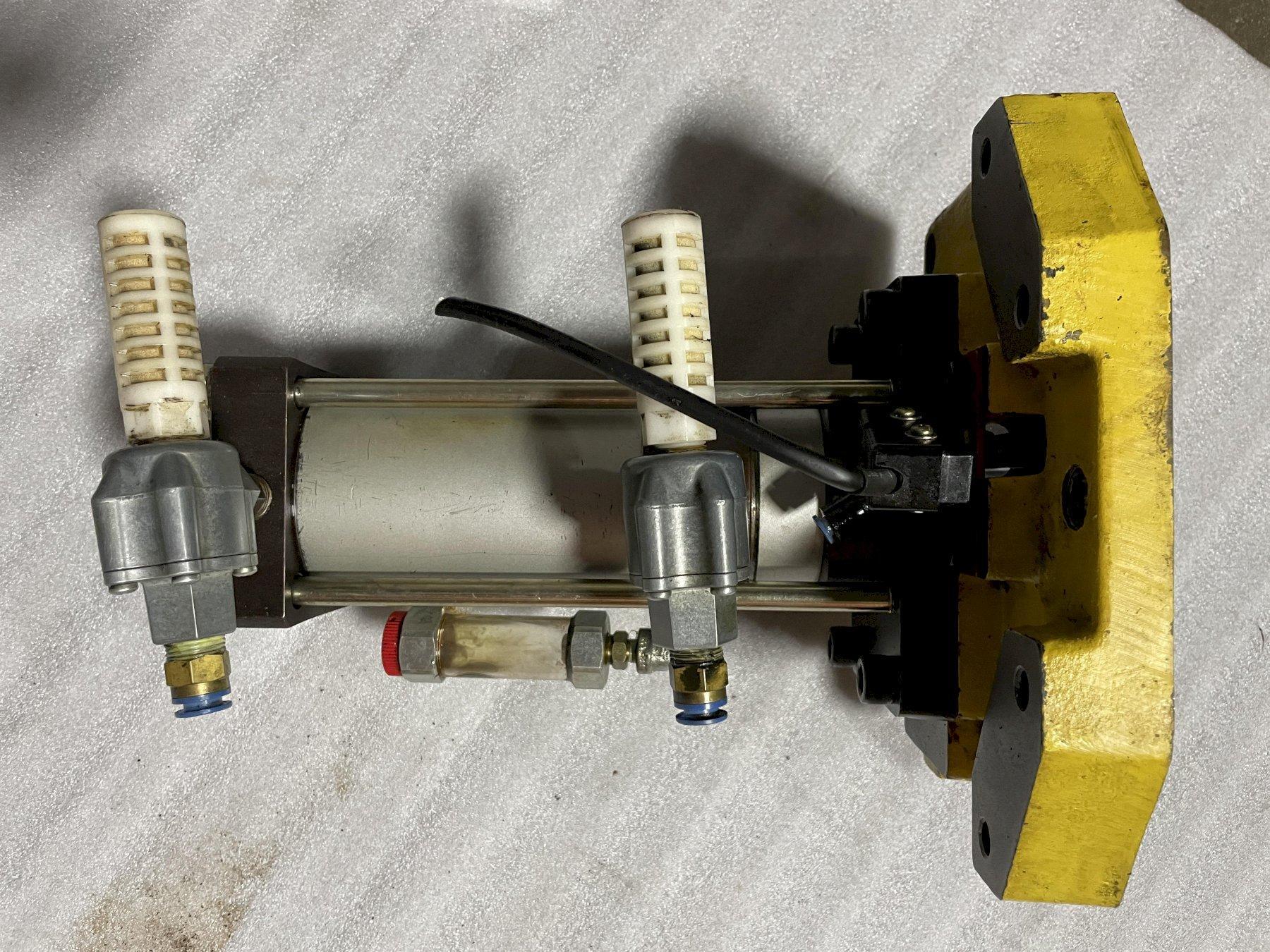 HIROTAKA SEIKI PP80-2910-A DRAWBAR ACTUATOR, clamp & unclamp actuator, pneumatic and hydraulic driven from a Mori Seiki M-25FV Vertical Machining Center.