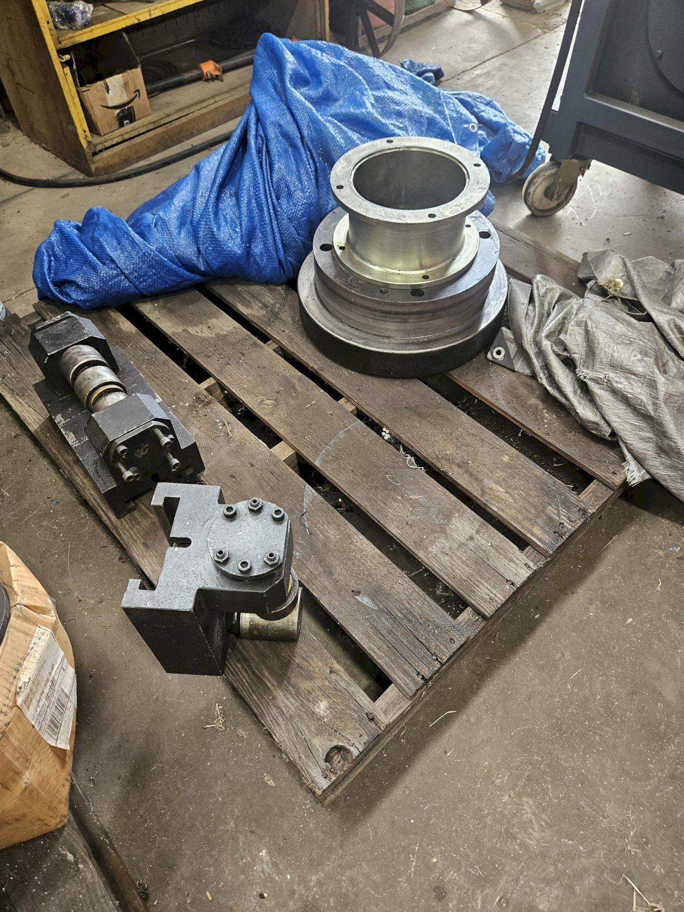 5/8" x 6" x 6" Akyapak Angle Bending Roll Model APK180