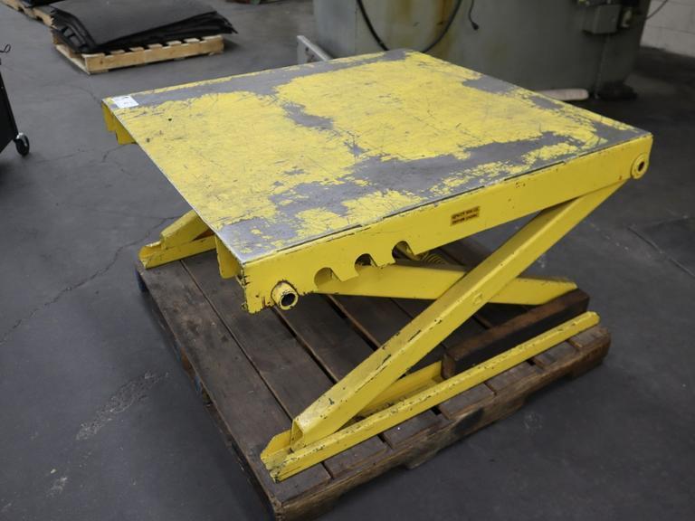 Scissor Lift Table, 4,000 Lb Capacity, Manual Adjustable Height- Auction Item