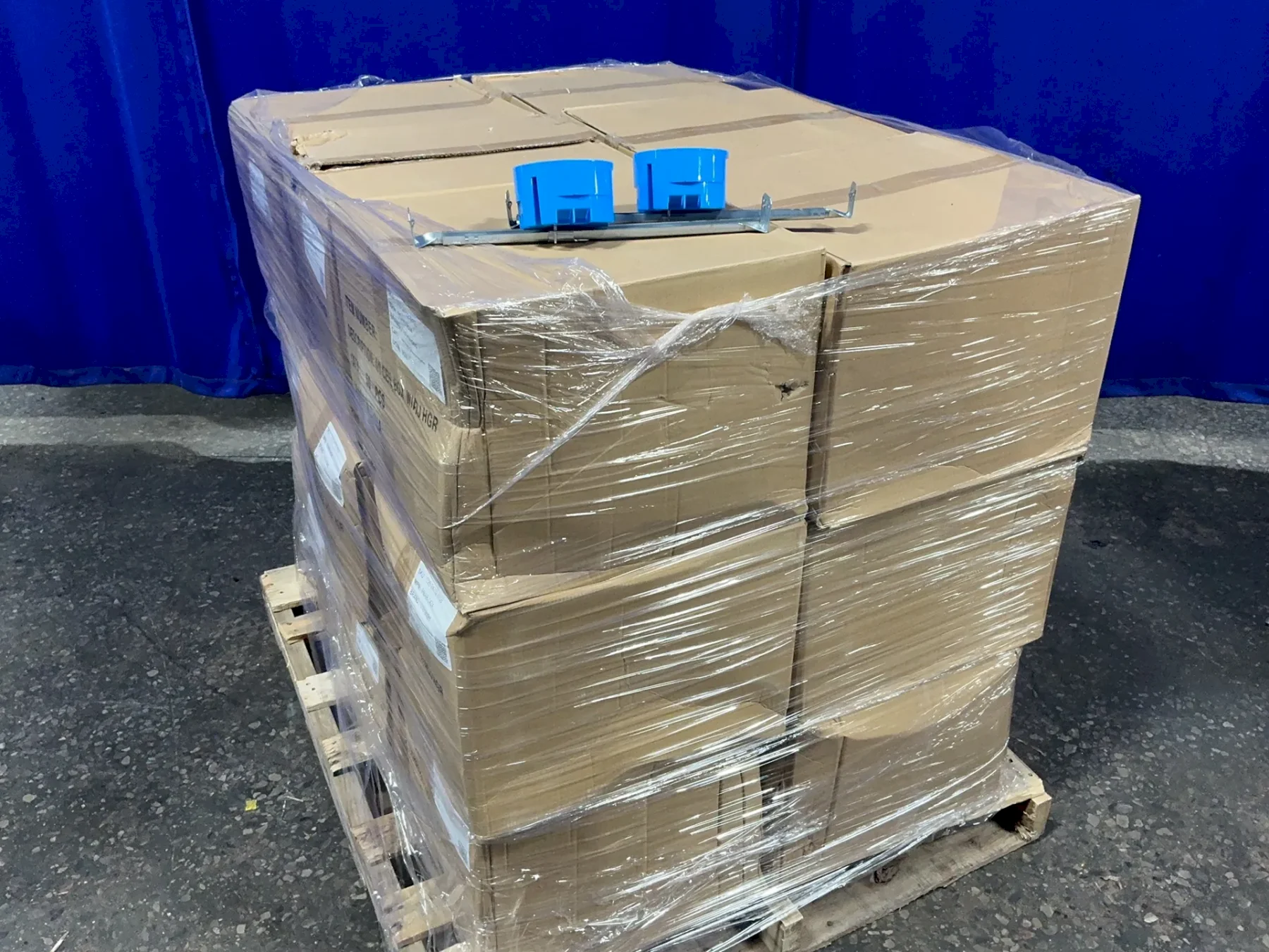 UF 4” CEILING BOX W/ ADJUSTER