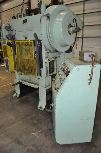 35 Ton V&O Straight Side Double Crank Press w/Air Clutch, Model SS2-35-32