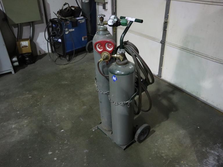 Oxyacetylene Cutting Set: Torch, Regulator, Hoses, Cart. NOTE: Tanks NOT Included - Auction Item