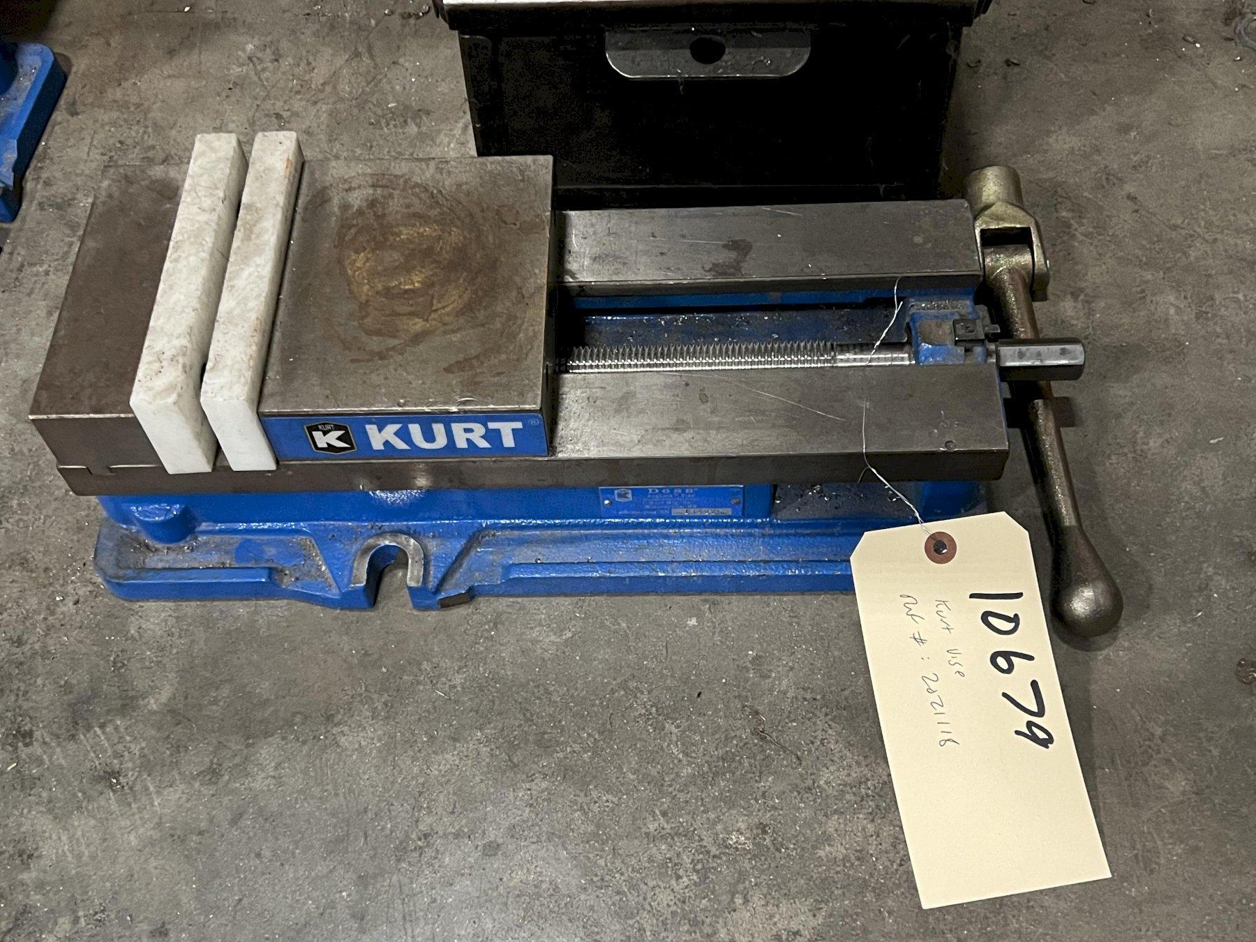 KURT MANUAL VISE, MODEL D688 ANGLOCK, 6" WITH 8.8" OPENING