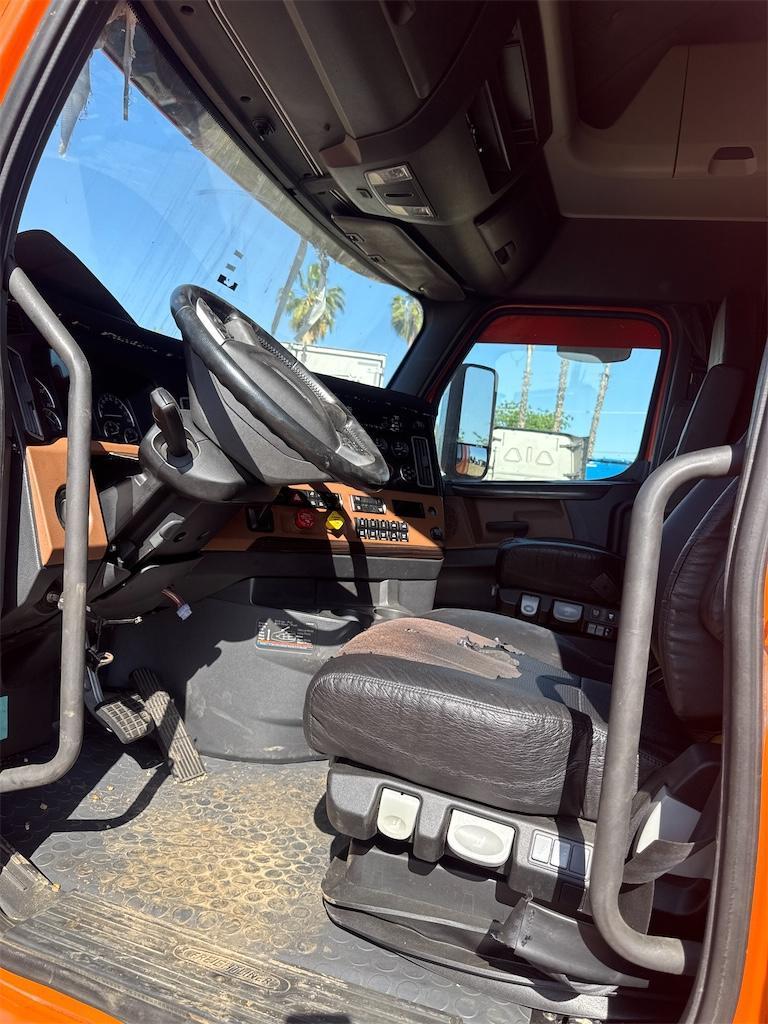 2021 Freightliner Cascadia 1FUJHHDR2MLMJ2180