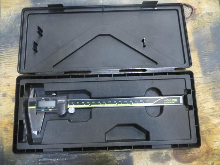 Mitutoyo 8" Absolute AOS Digimatic Digital Caliper w Case- Auction Item